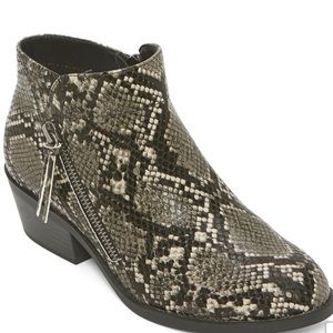 NWT Snakeskin Booties